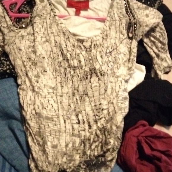 Top - Picture 3 of 3